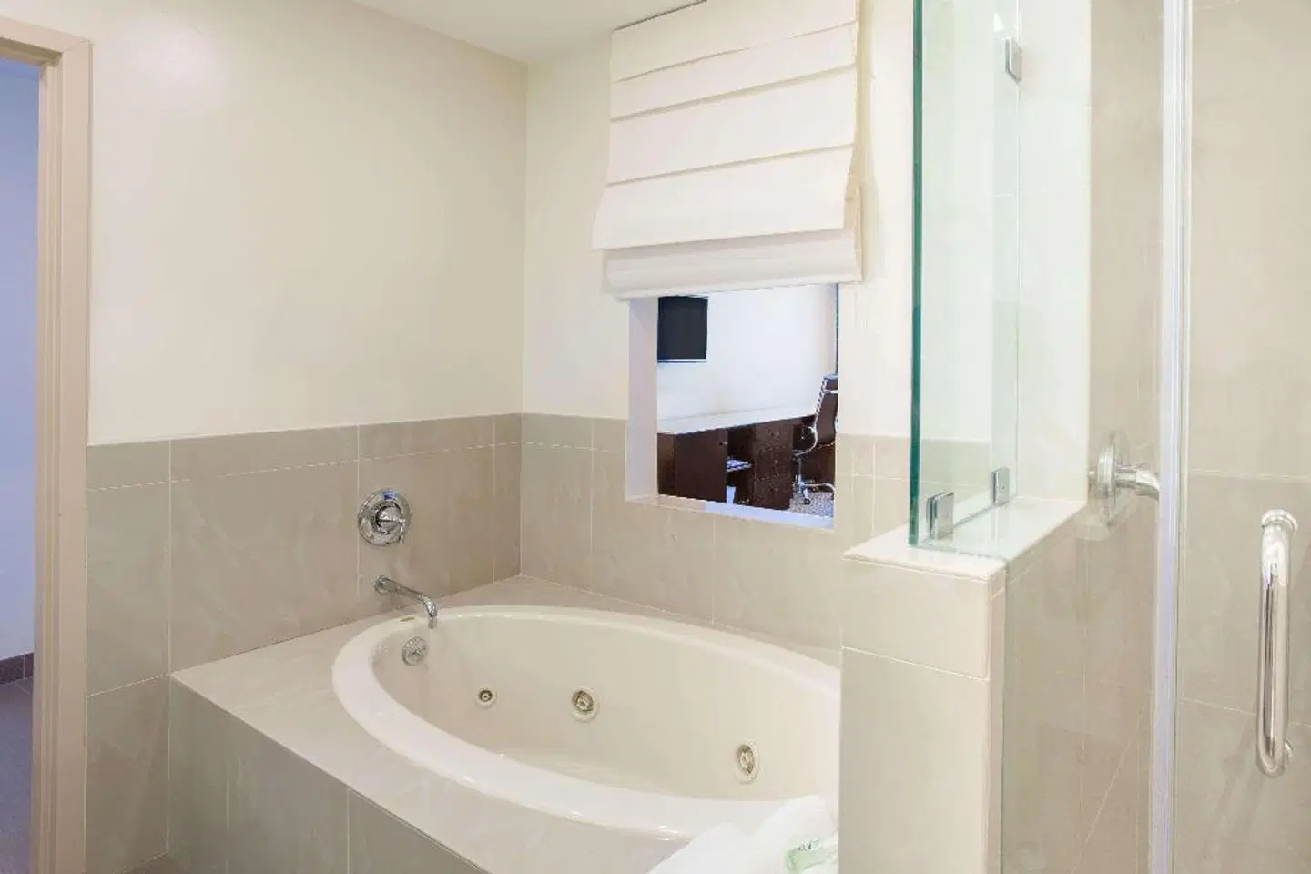 Ramada Culver City Badezimmer