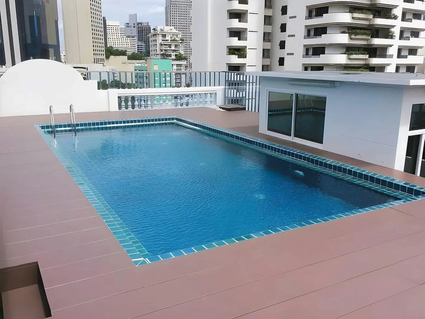 The Promenade OUTDOOR_POOL