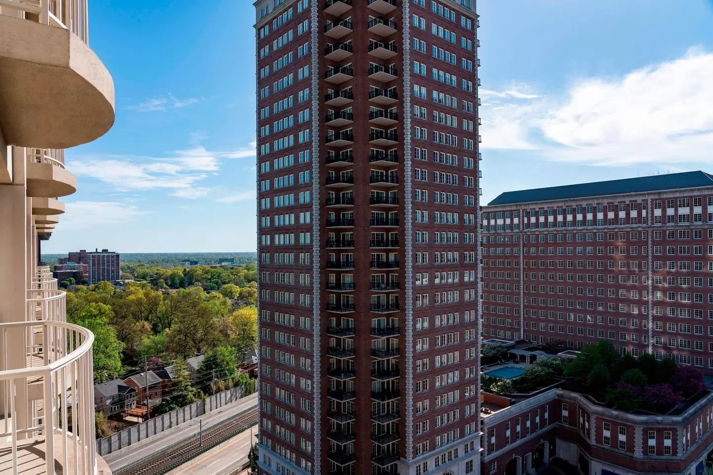 The Ritz-Carlton, St. Louis EXTERIOR