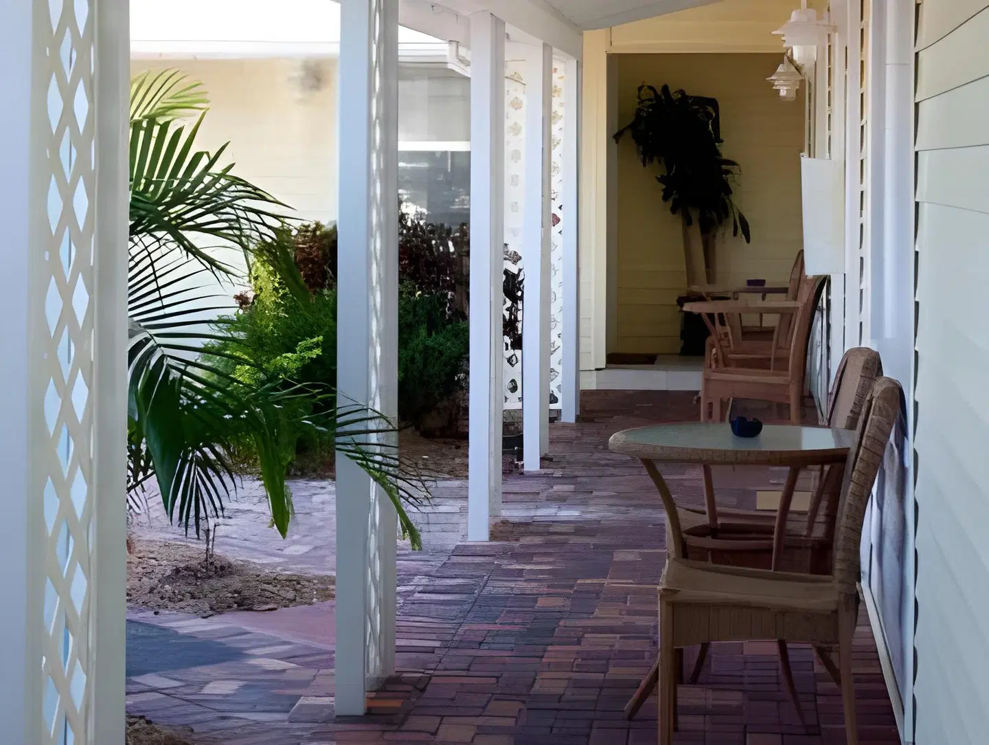 Tropical Beach Resorts - Sarasota LOUNGE_LOBBY