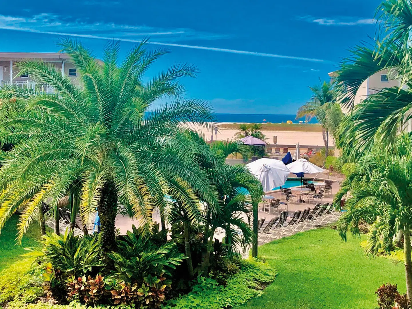Thunderbird Beach Resort EXTERIOR