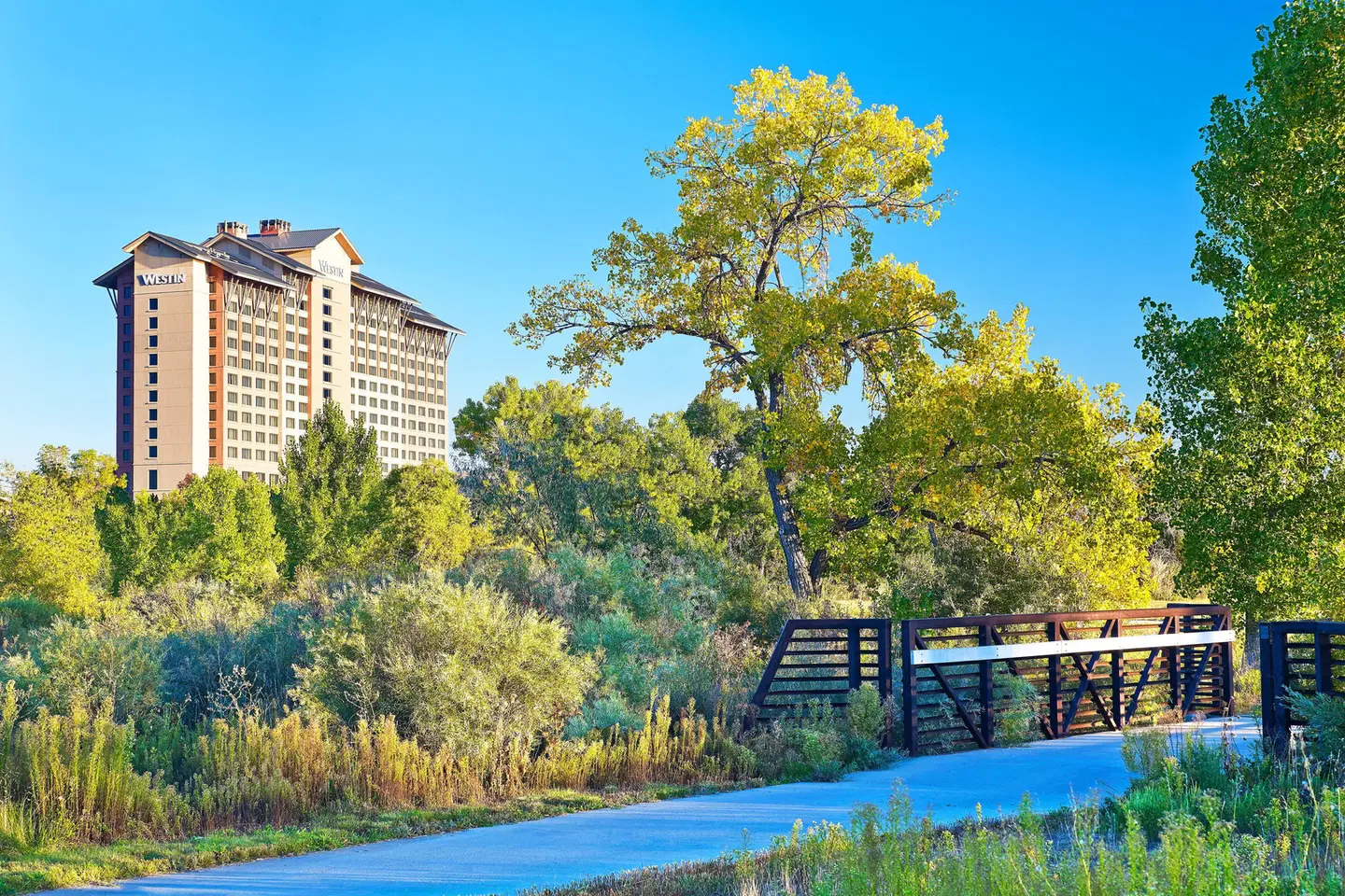 The Westin Westminster EXTERIOR