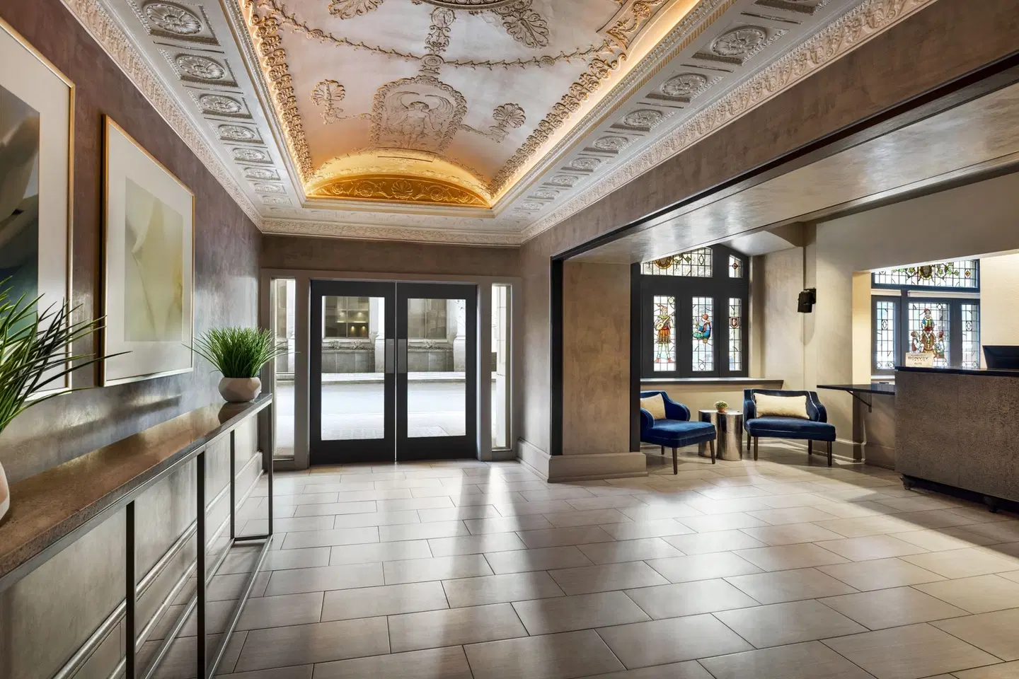 Magnolia Hotel St. Louis LOUNGE_LOBBY