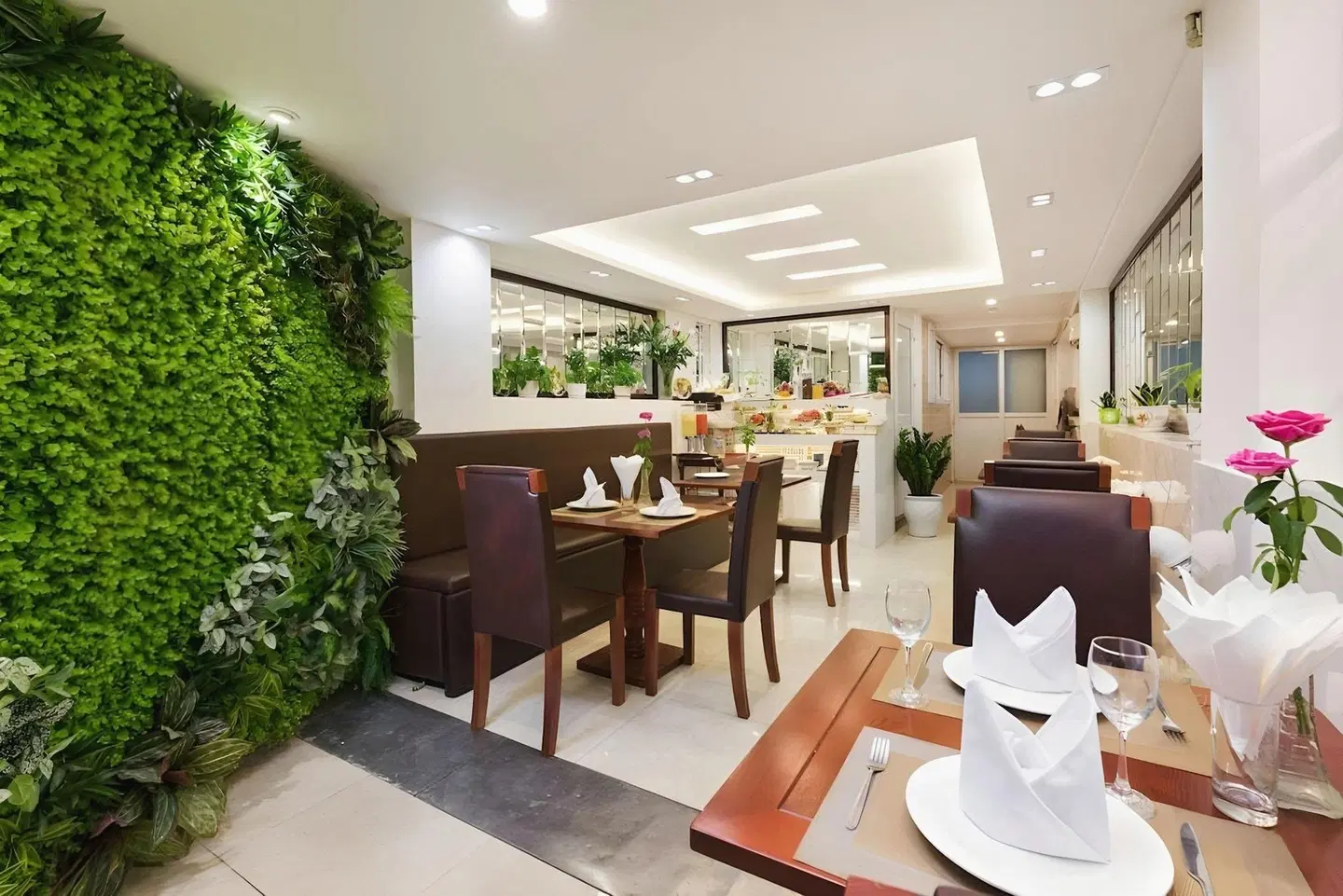 S Central Hotel Restaurant