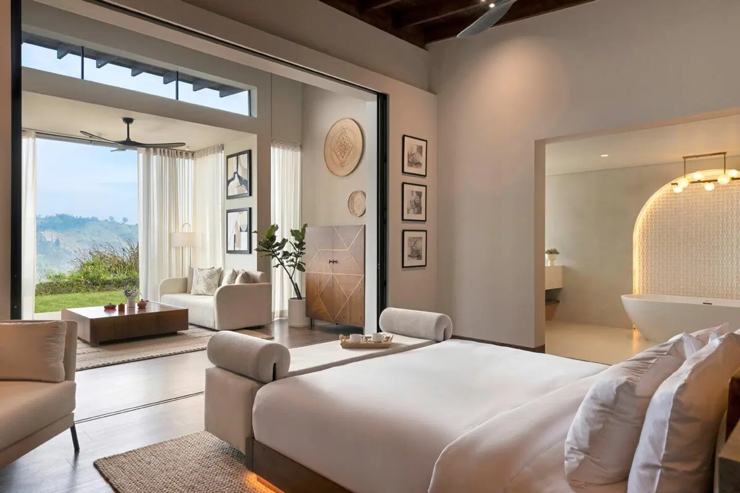 Uga Ghiri ROOM_EXAMPLE