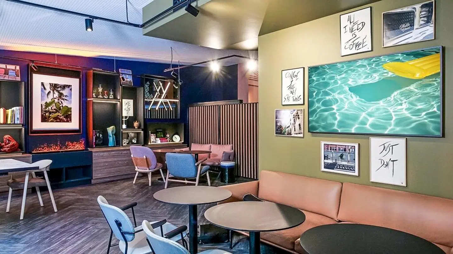 TRIBE Paris Batignolles - inklusive NFL Paris Game Ticket Bar