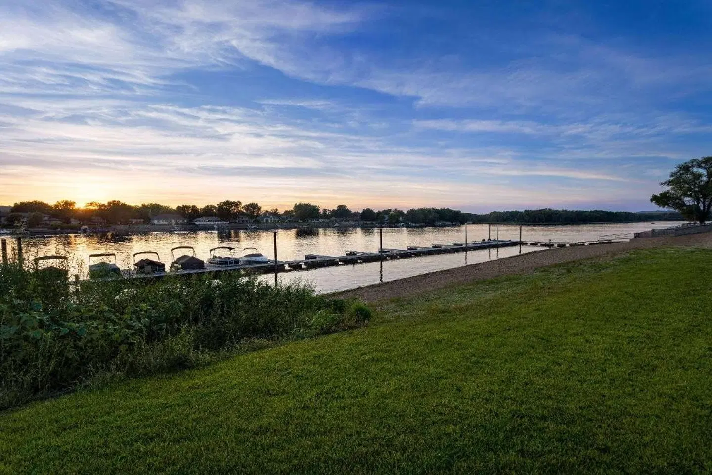 AmericInn by Wyndham La Crosse Riverfront Conference Center Strand
