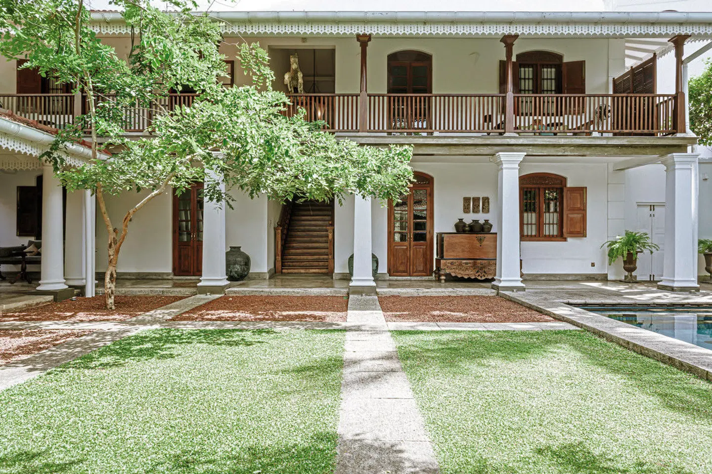 Maniumpathy EXTERIOR