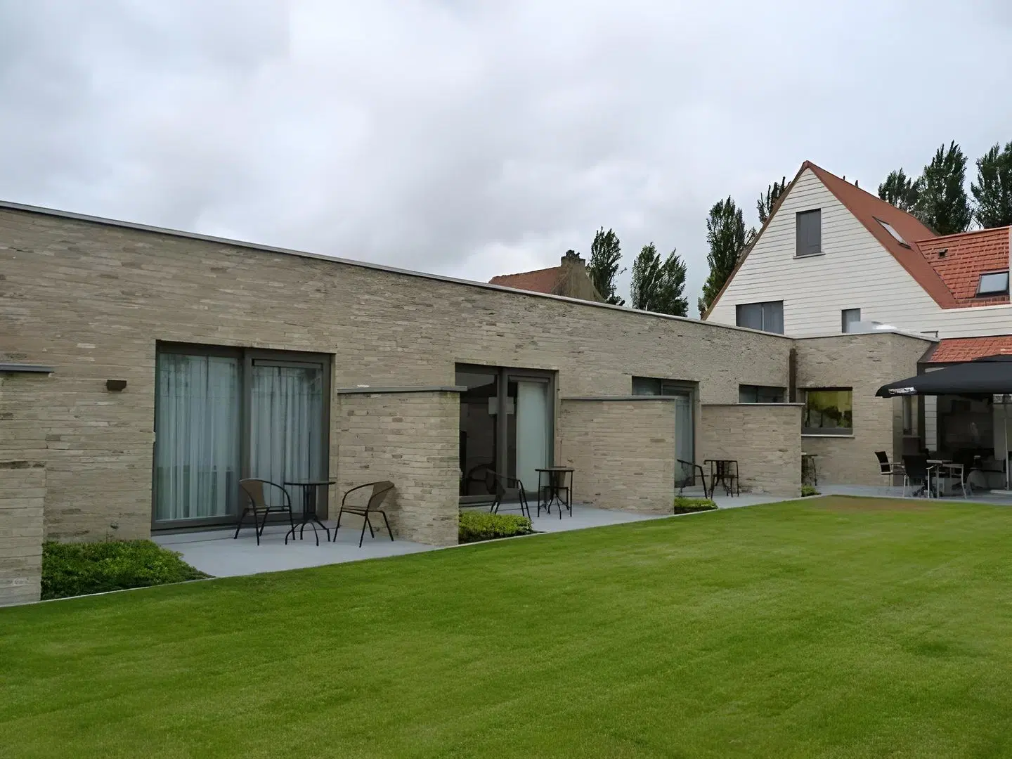 Gemeente Huis EXTERIOR