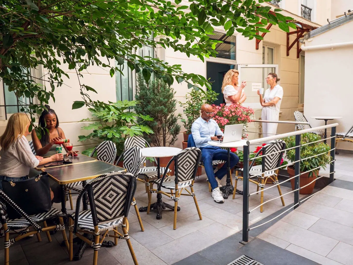 Ibis Styles Paris Batignolles Terrasse