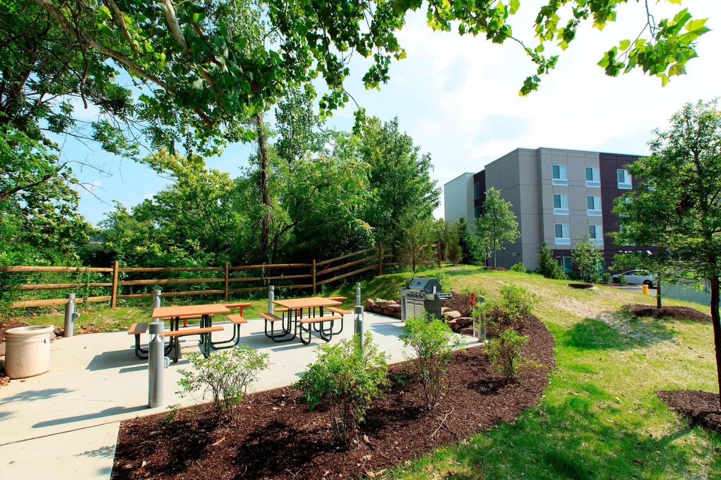 Fairfield I&S by Marriott Phil. Valley Forge Great Valley Garten