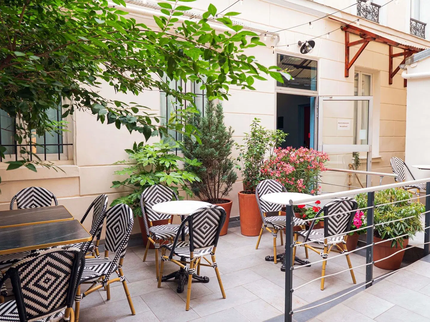 Ibis Styles Paris Batignolles Terrasse