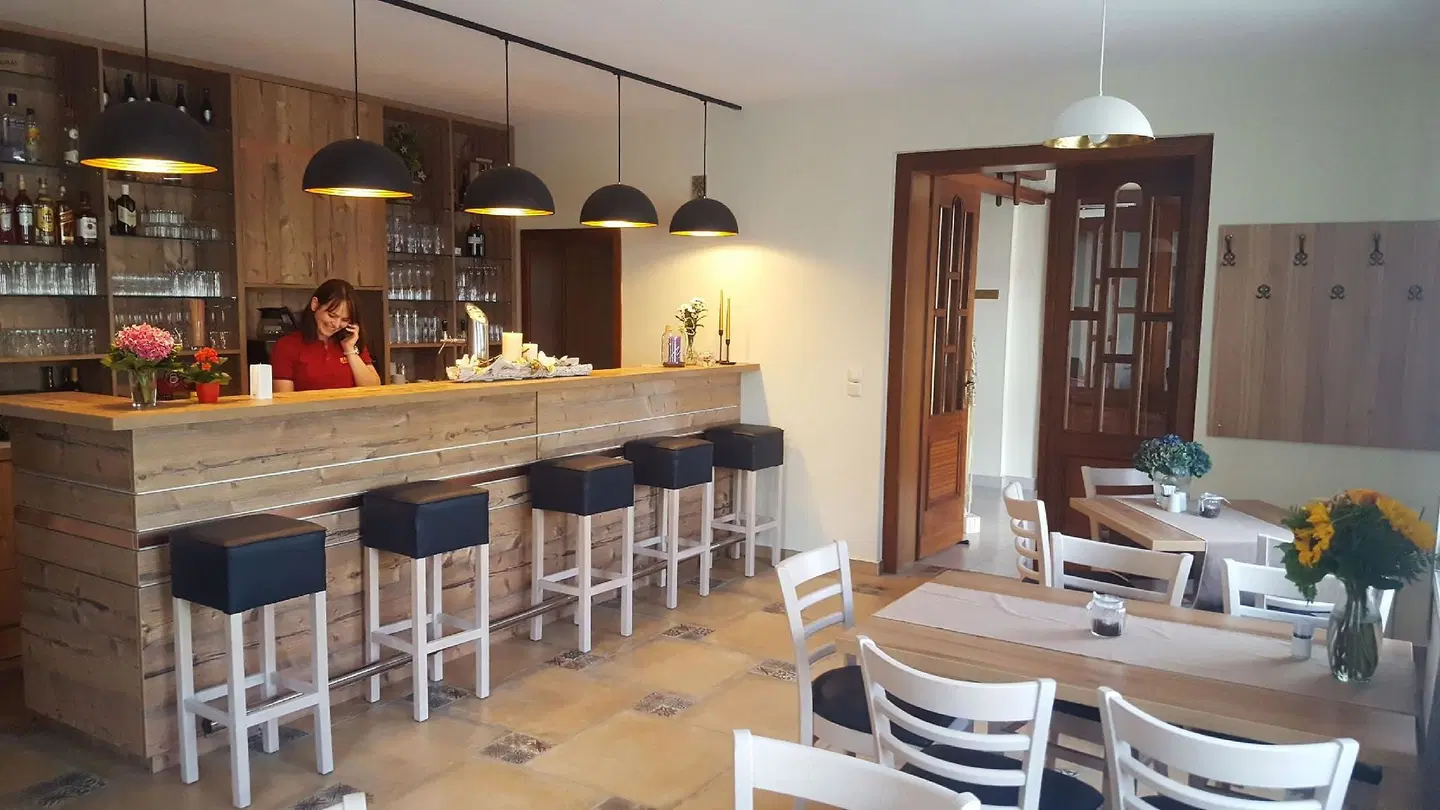 Novel Hotel Bar