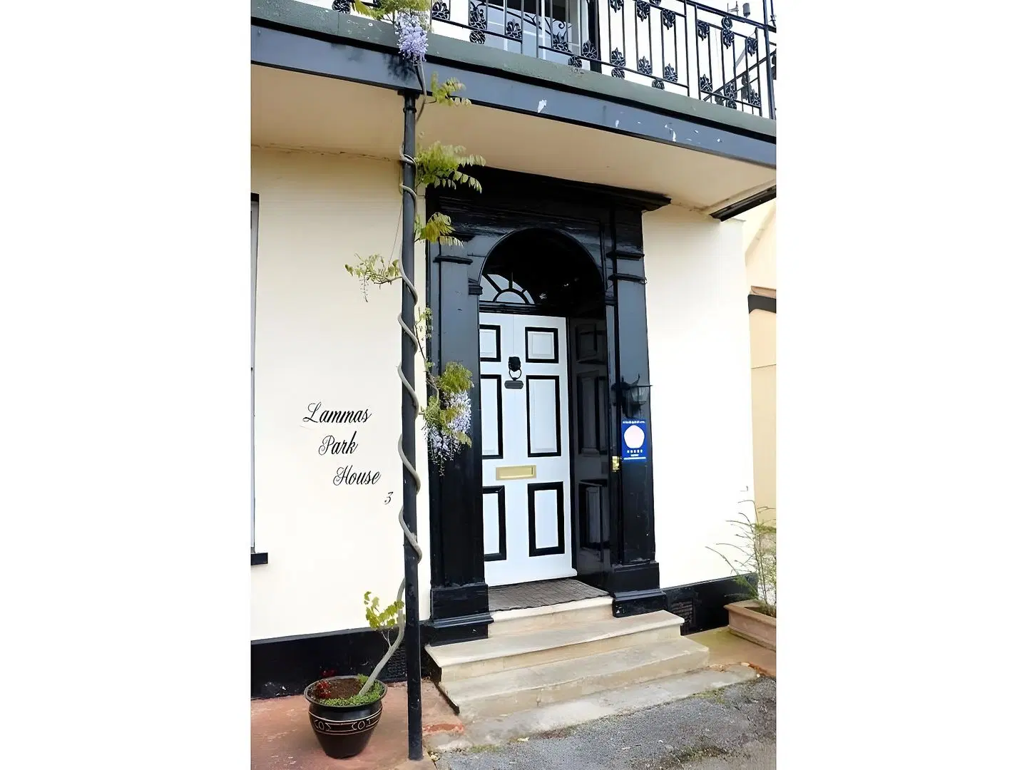 Lammas Park House EXTERIOR