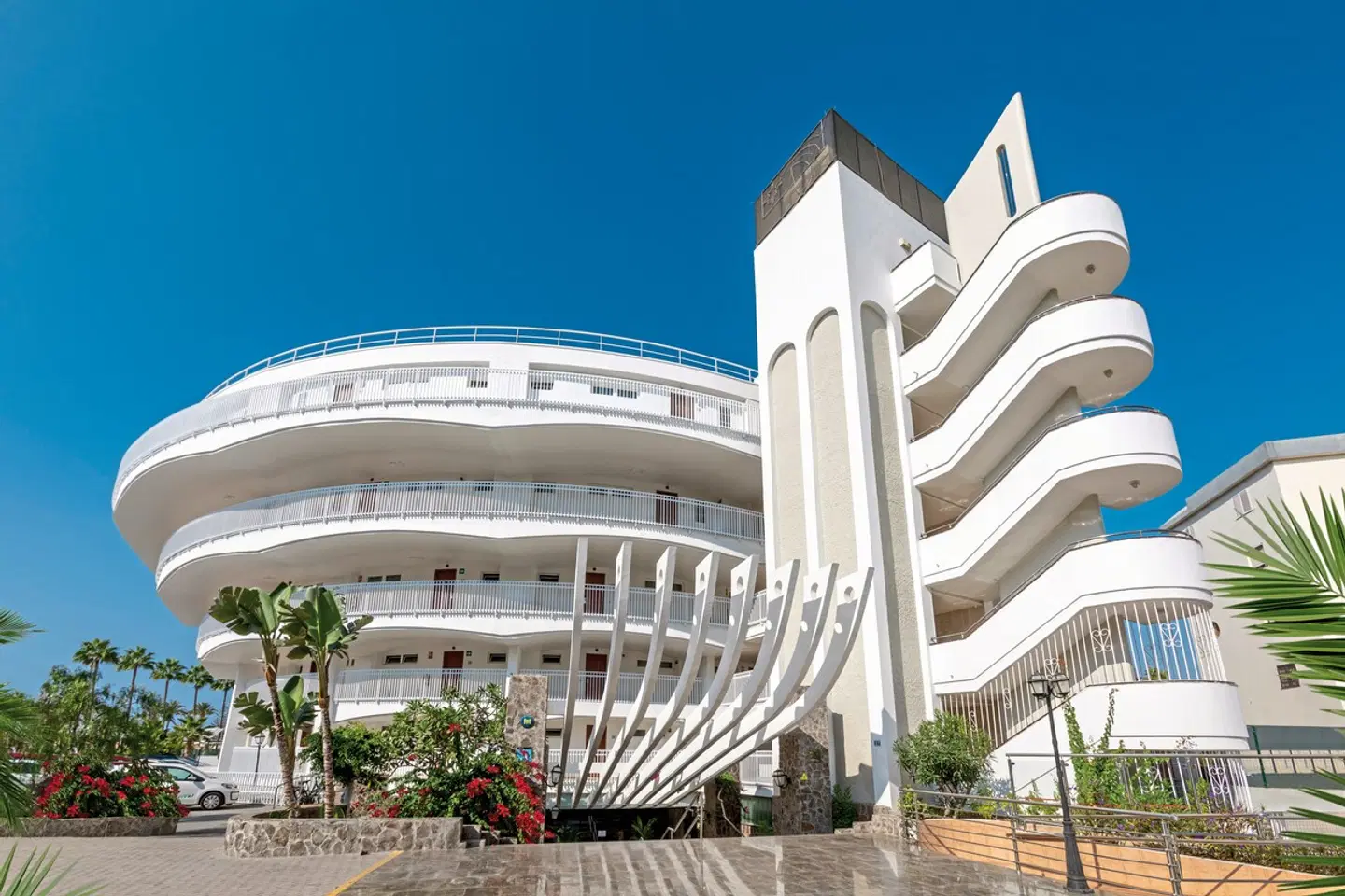 Sol Barbacan EXTERIOR