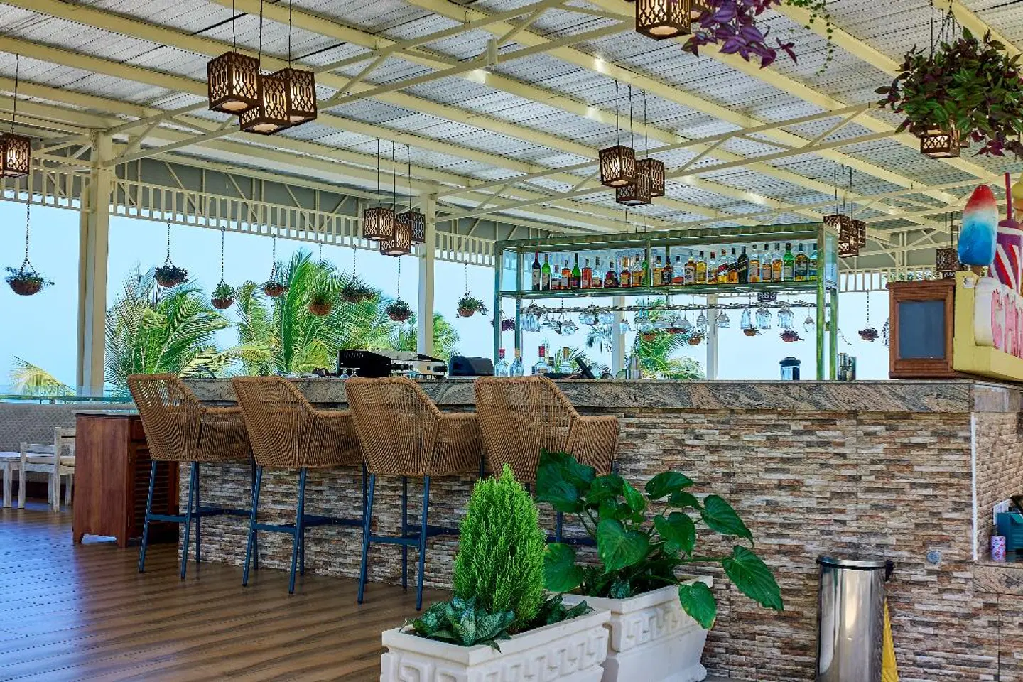 PrideInn Paradise Beach Resort & Spa, Mombasa Bar