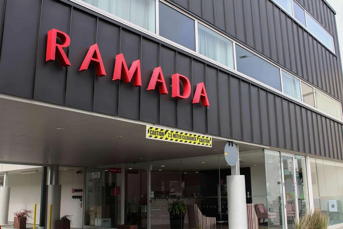 Ramada Suites by Wyndham Christchurch City EXTERIOR