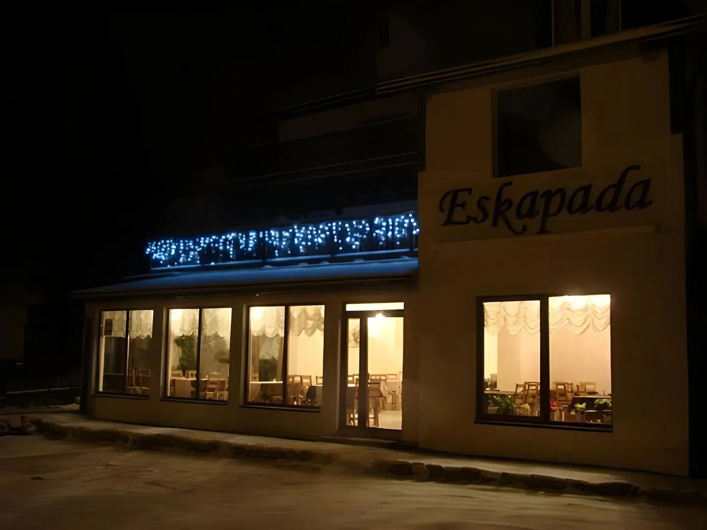 Eskapada EXTERIOR