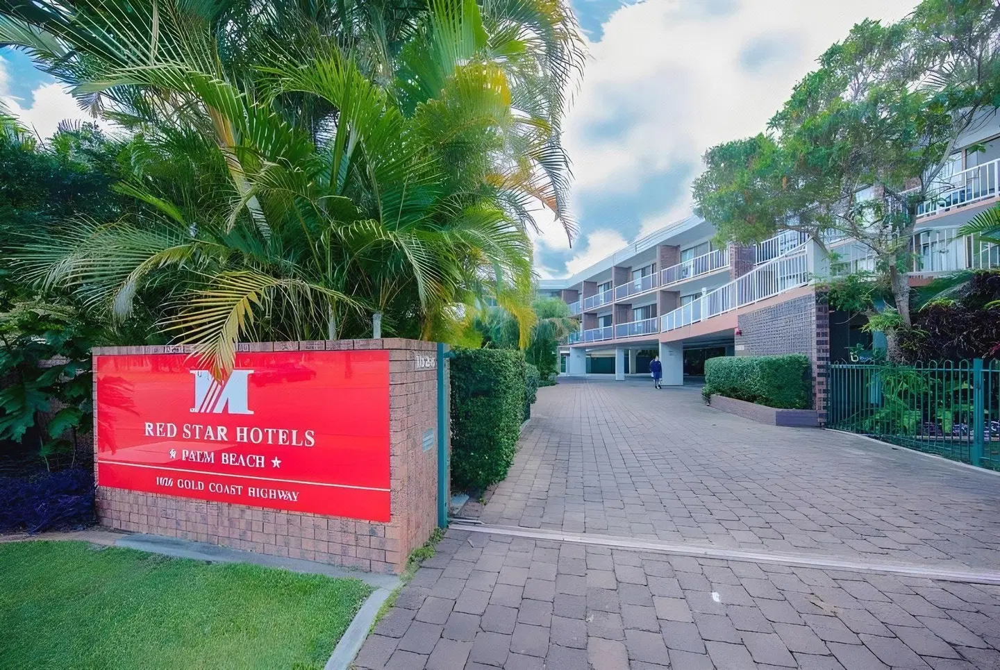 Red Star Hotel Palm Beach EXTERIOR