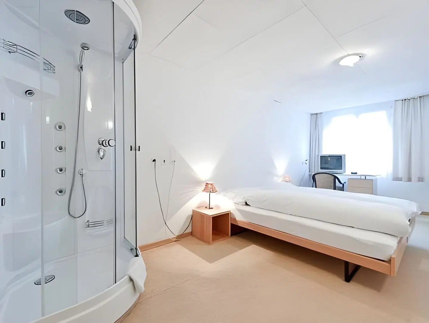 Weißes Kreuz Badezimmer