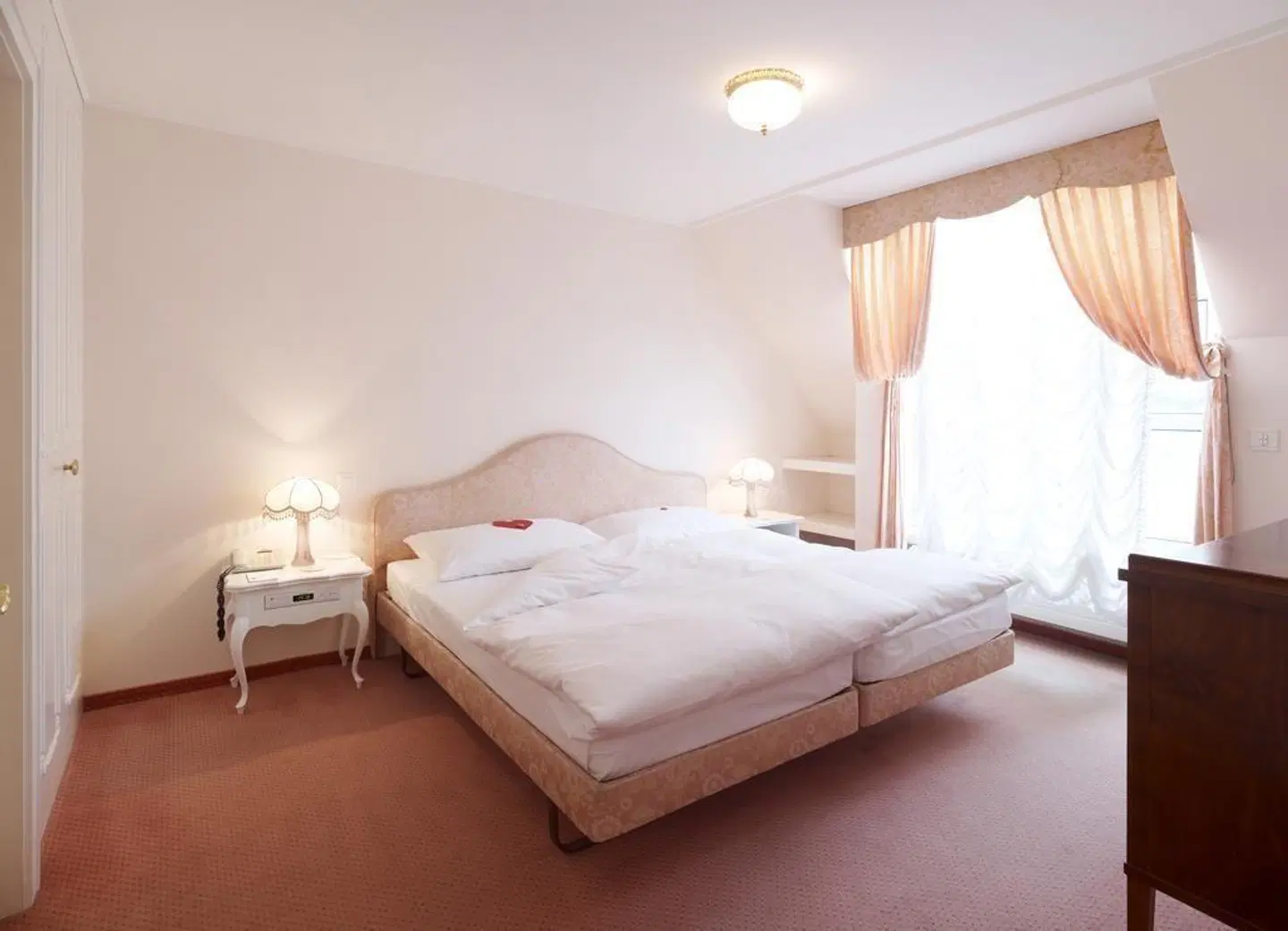 Mozart ROOM_EXAMPLE