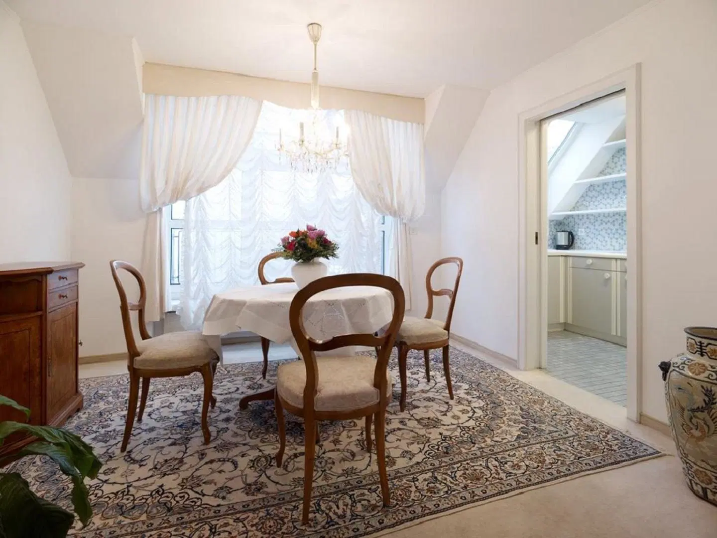 Mozart ROOM_EXAMPLE