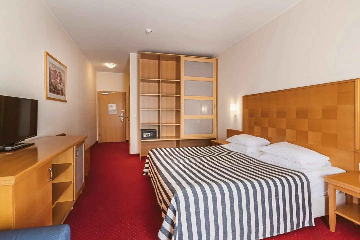 Ramada Hotel & Suites by Wyndham Kranjska Gora ROOM_EXAMPLE