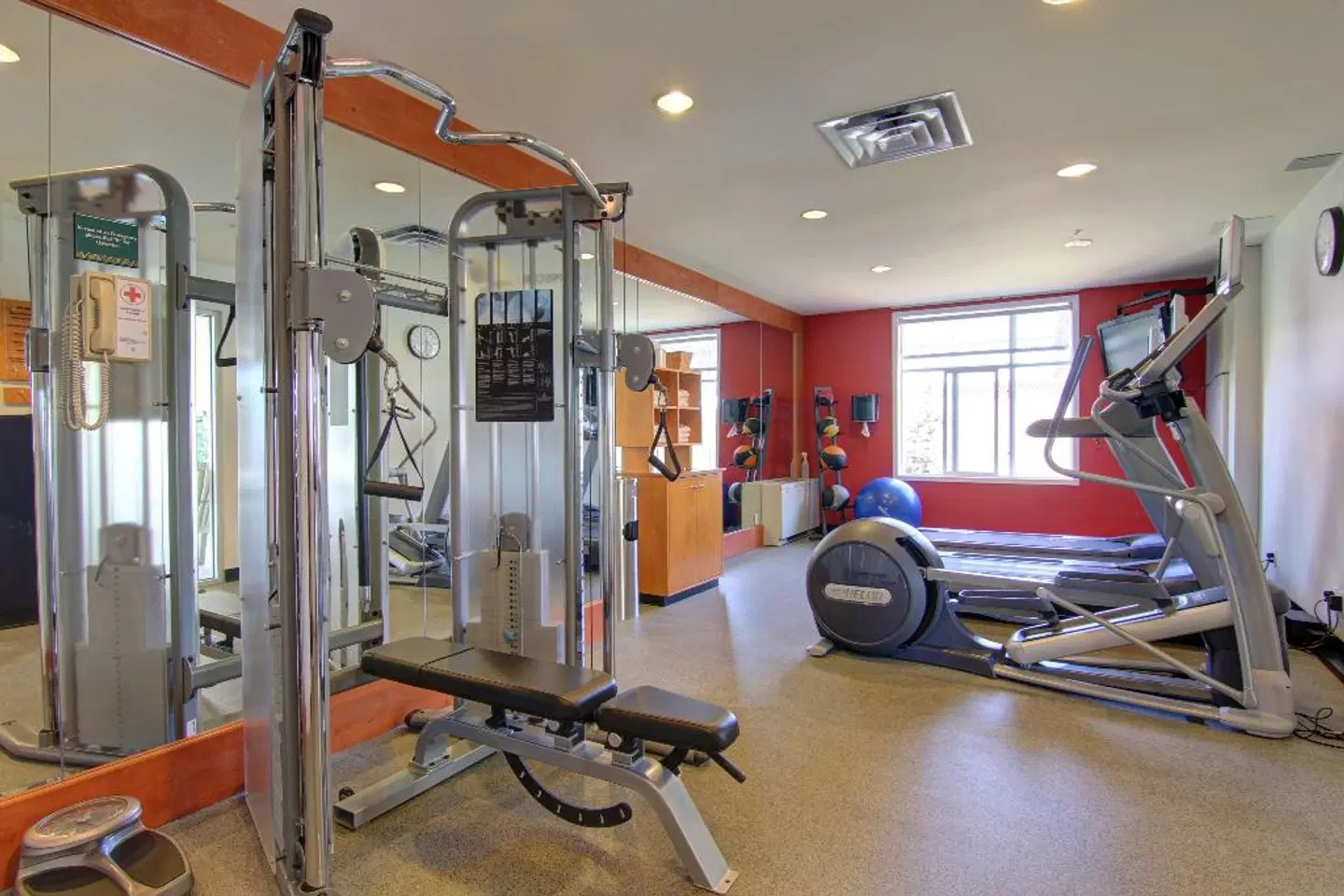 Hilton Garden Inn Calgary Airport SPORTS_AND_LEISURE