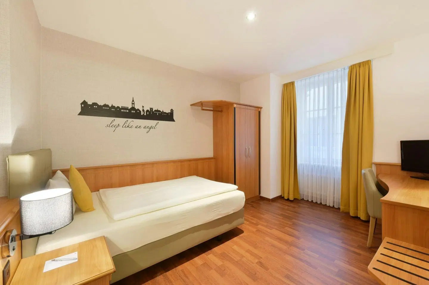 Engel ROOM_EXAMPLE