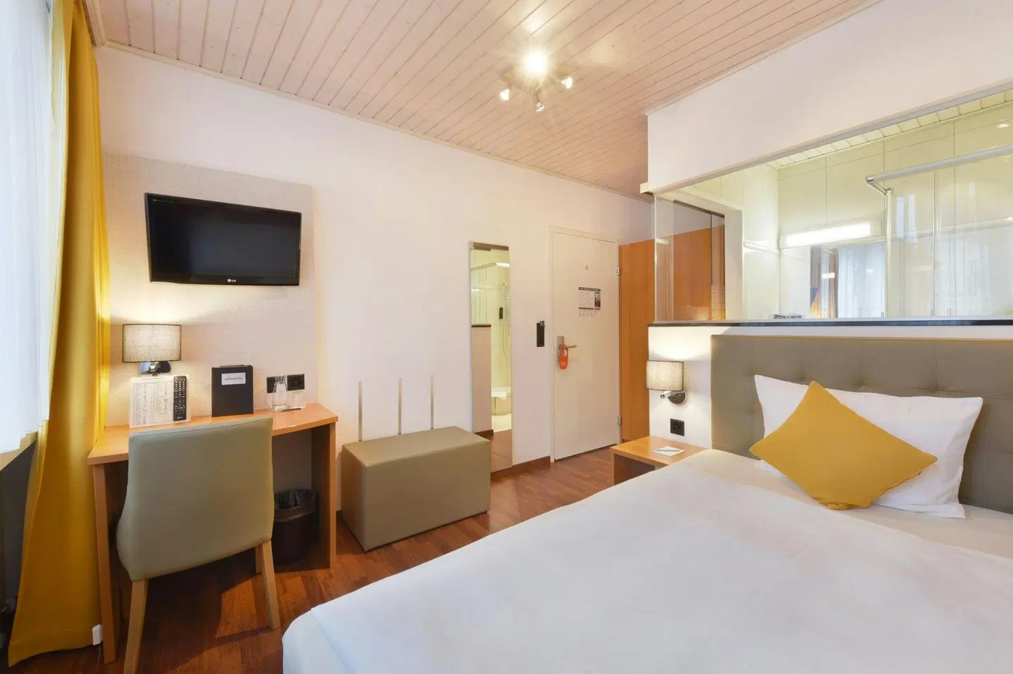 Engel ROOM_EXAMPLE