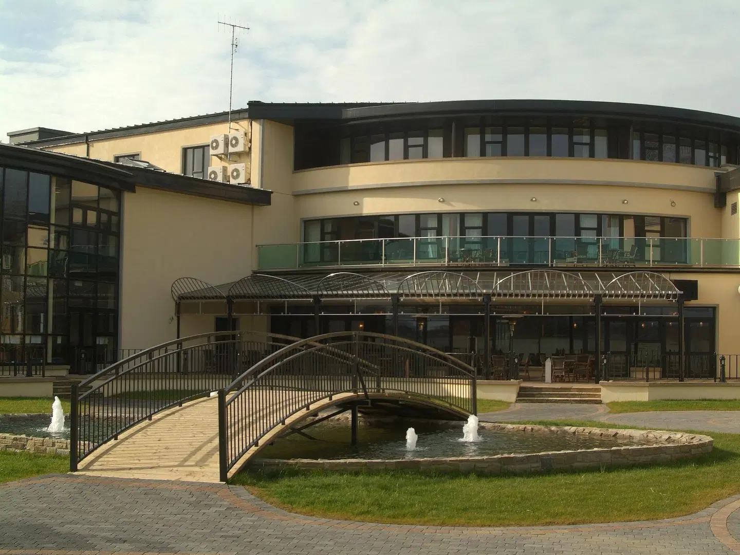 Amber Springs Hotel EXTERIOR