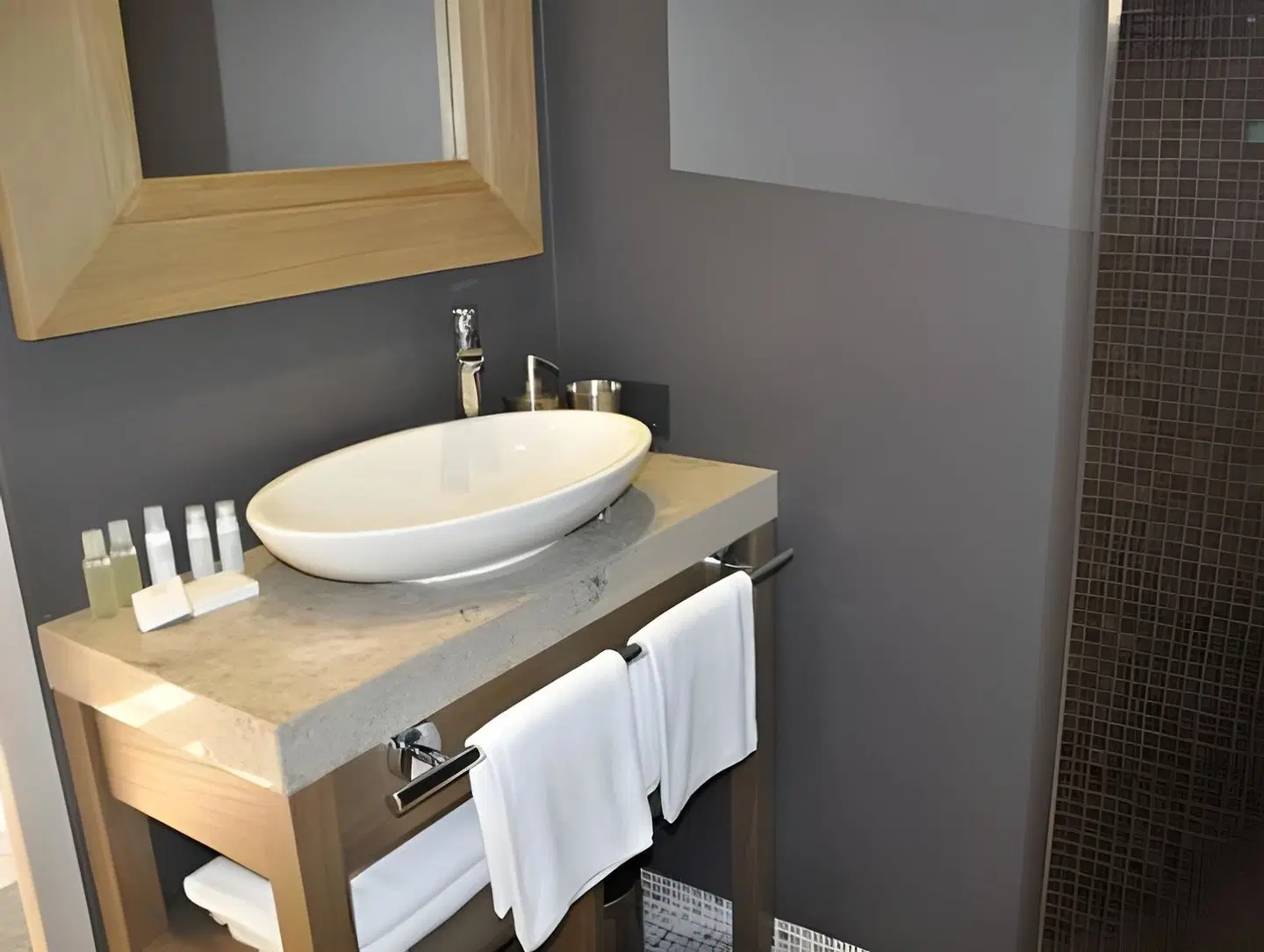 Frost Boutique Hotel Badezimmer