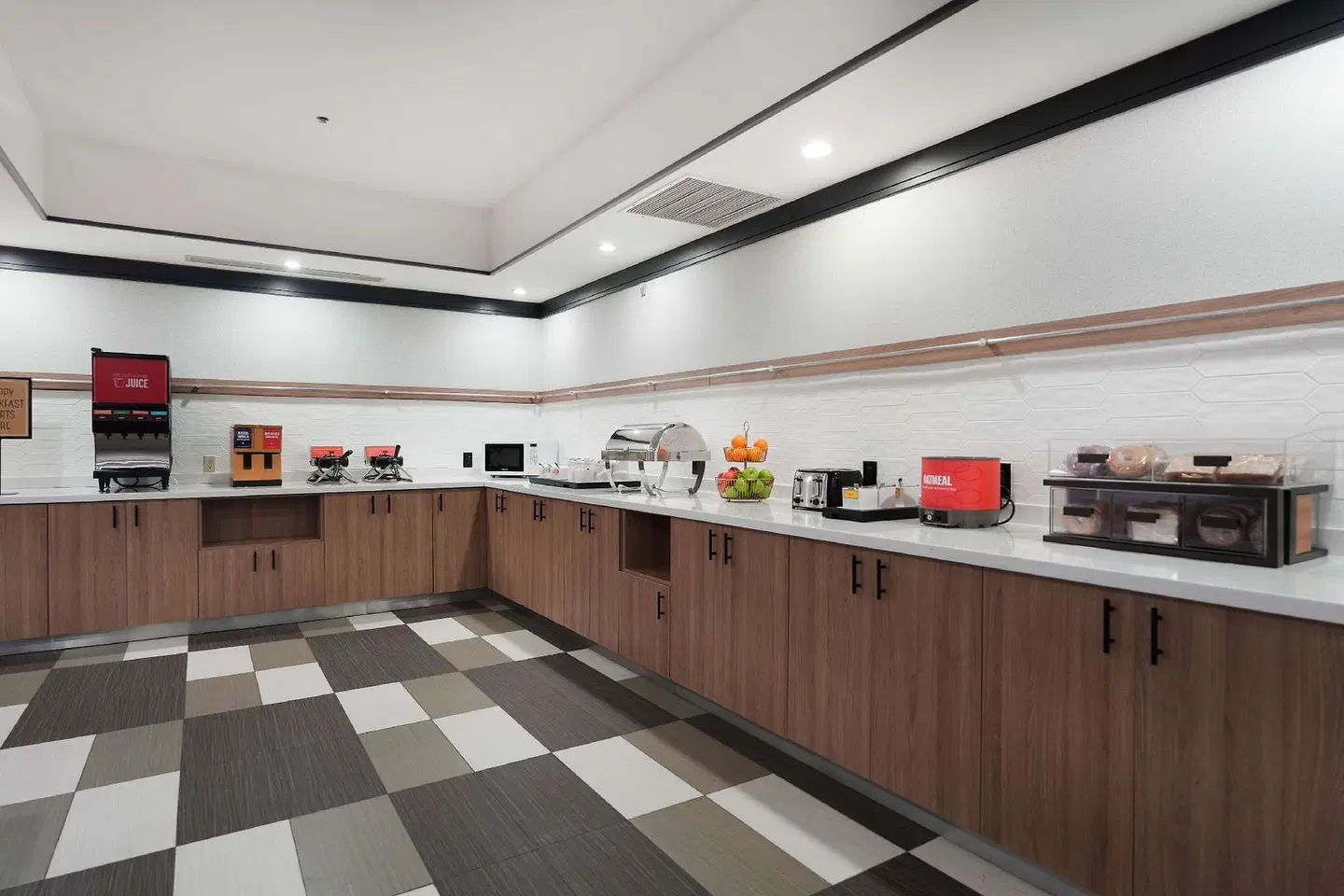 Hampton Inn & Suites Tulsa/Central Bar