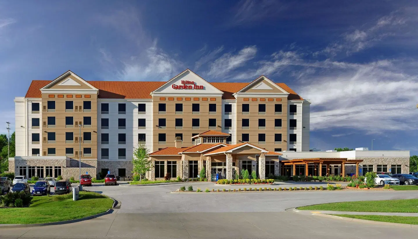 Hilton Garden Inn Springfield, MO EXTERIOR