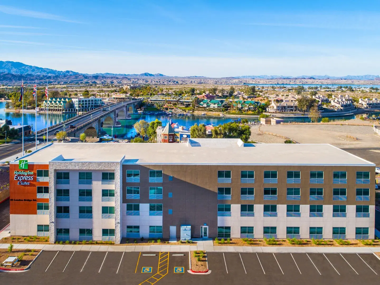 Holiday Inn Express & Suites Lake Havasu - London Bridge by IHG EXTERIOR