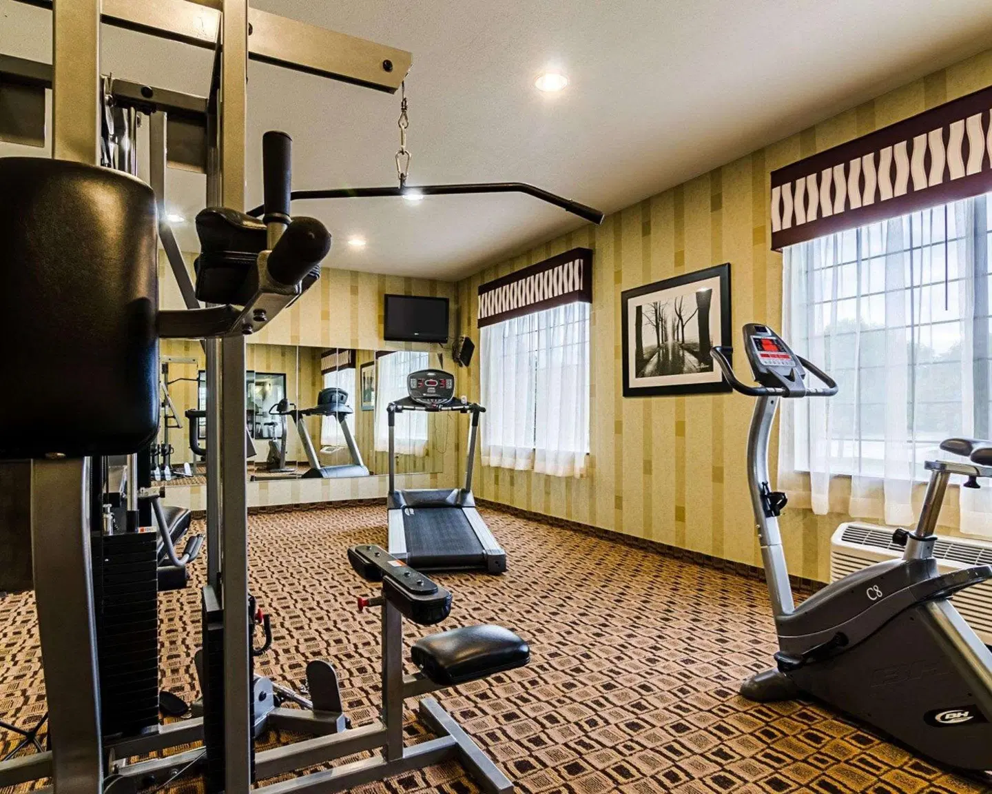 Comfort Inn & Suites Lawrence - University Area SPORTS_AND_LEISURE