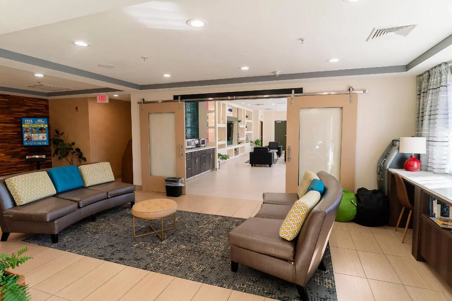 Gateway Hotel & Suites, Ascend Hotel Collection LOUNGE_LOBBY