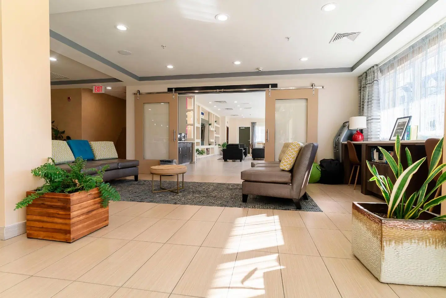 Gateway Hotel & Suites, Ascend Hotel Collection LOUNGE_LOBBY
