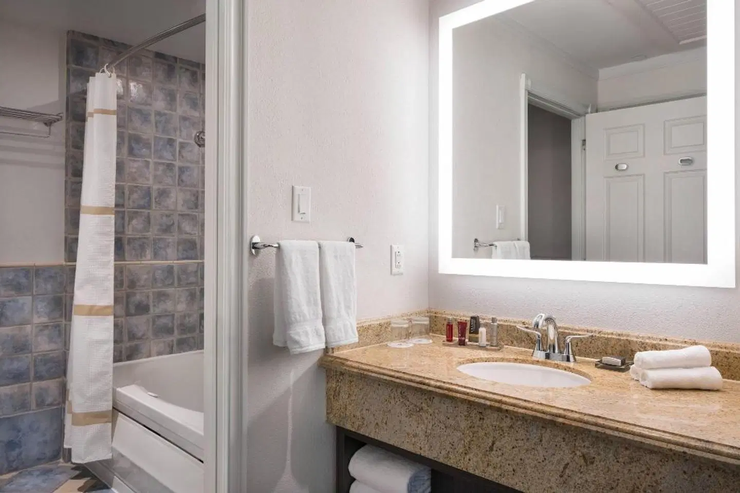 St. Kitts Marriott Resort & The Royal Beach Casino Badezimmer