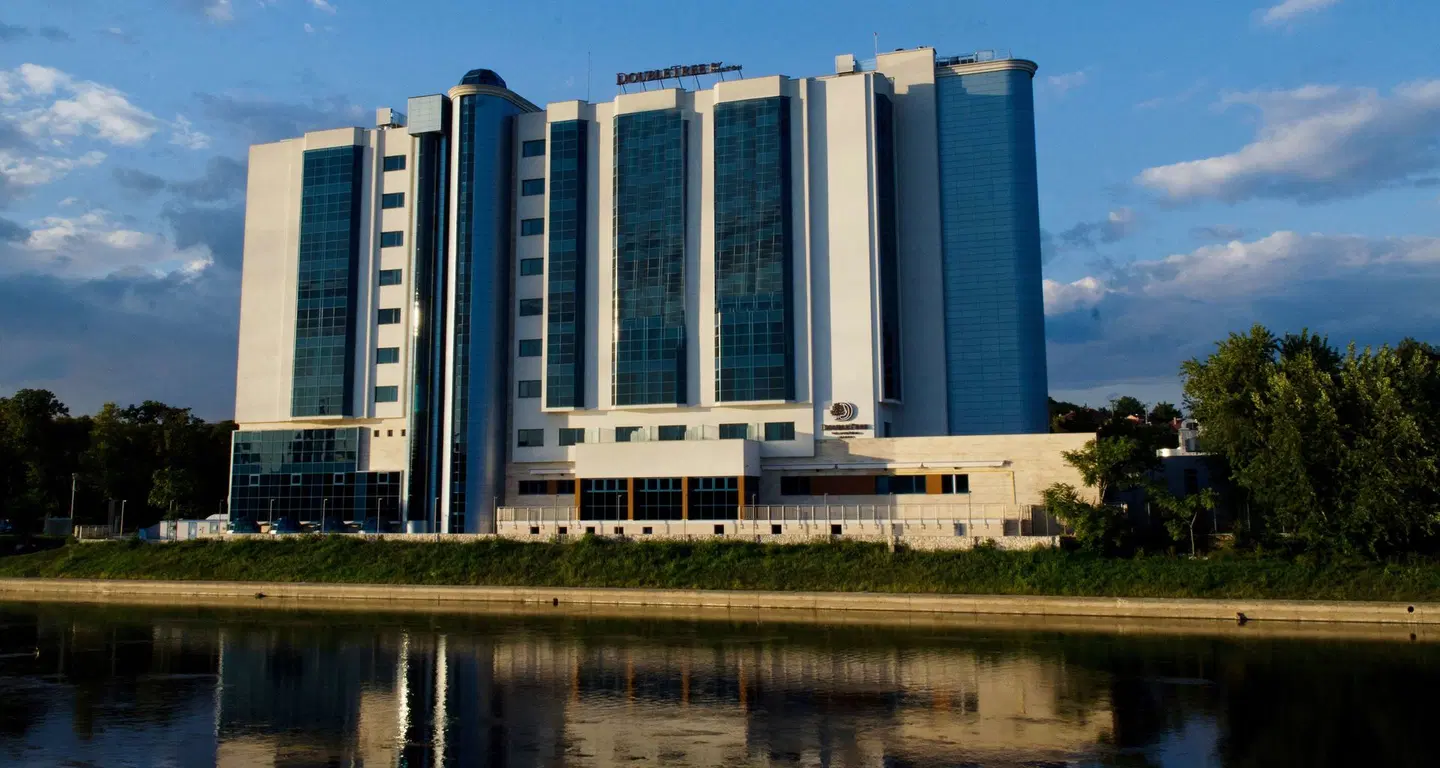 DoubleTree by Hilton Hotel Oradea EXTERIOR