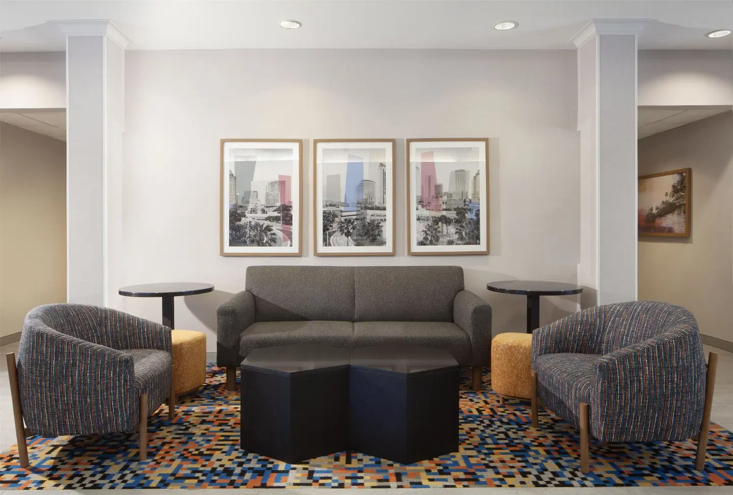 Hampton Inn & Suites Tampa-North LOUNGE_LOBBY