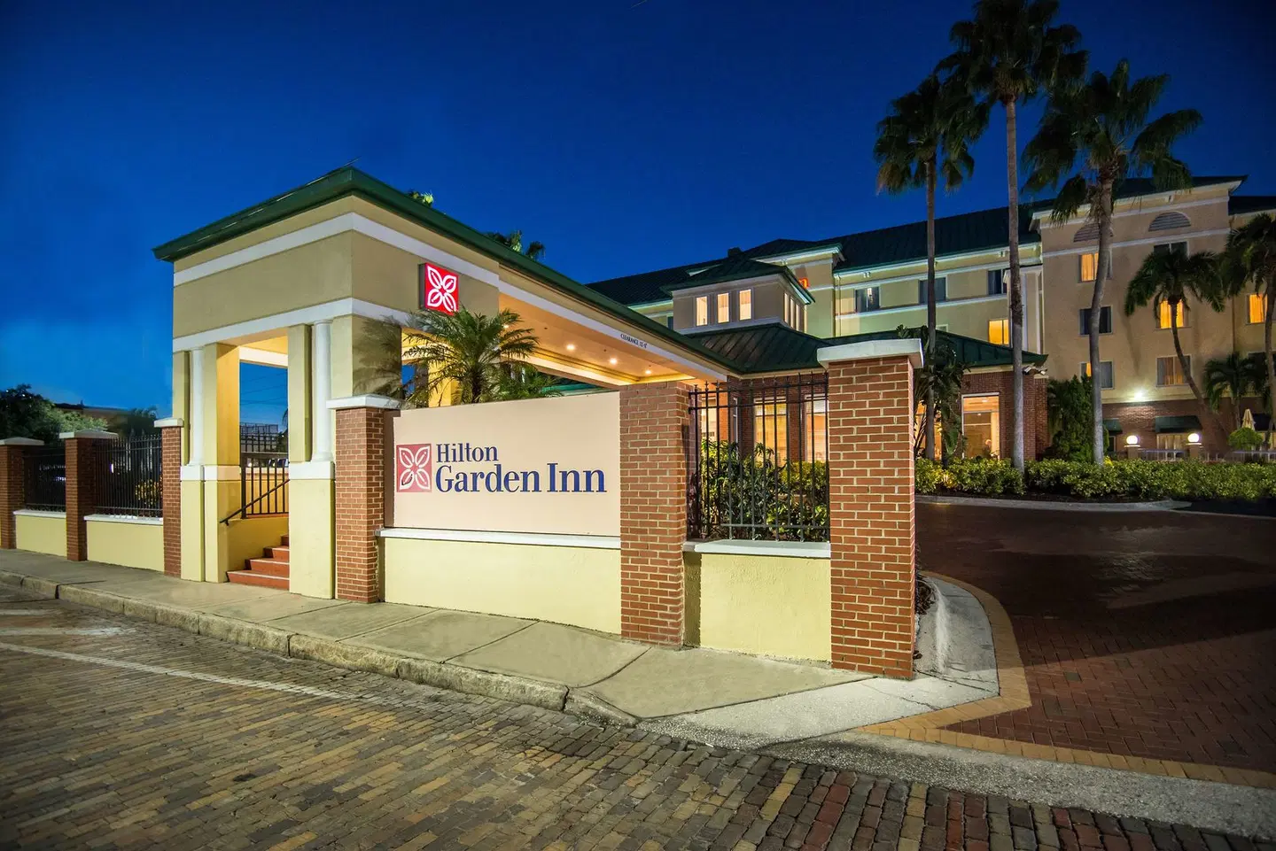 Hilton Garden Inn Tampa Ybor Historic District EXTERIOR