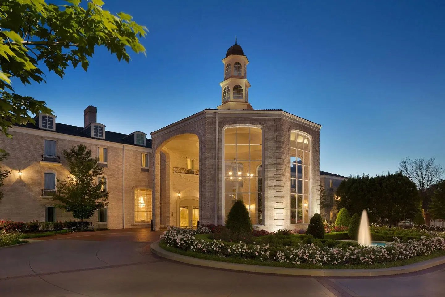 Hilton St. Louis Frontenac EXTERIOR