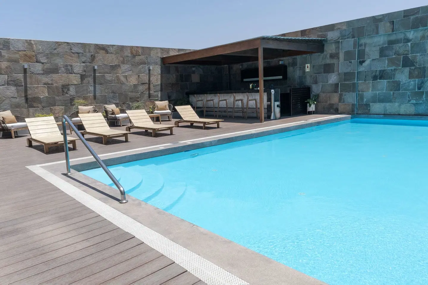 DoubleTree by Hilton Trujillo OUTDOOR_POOL