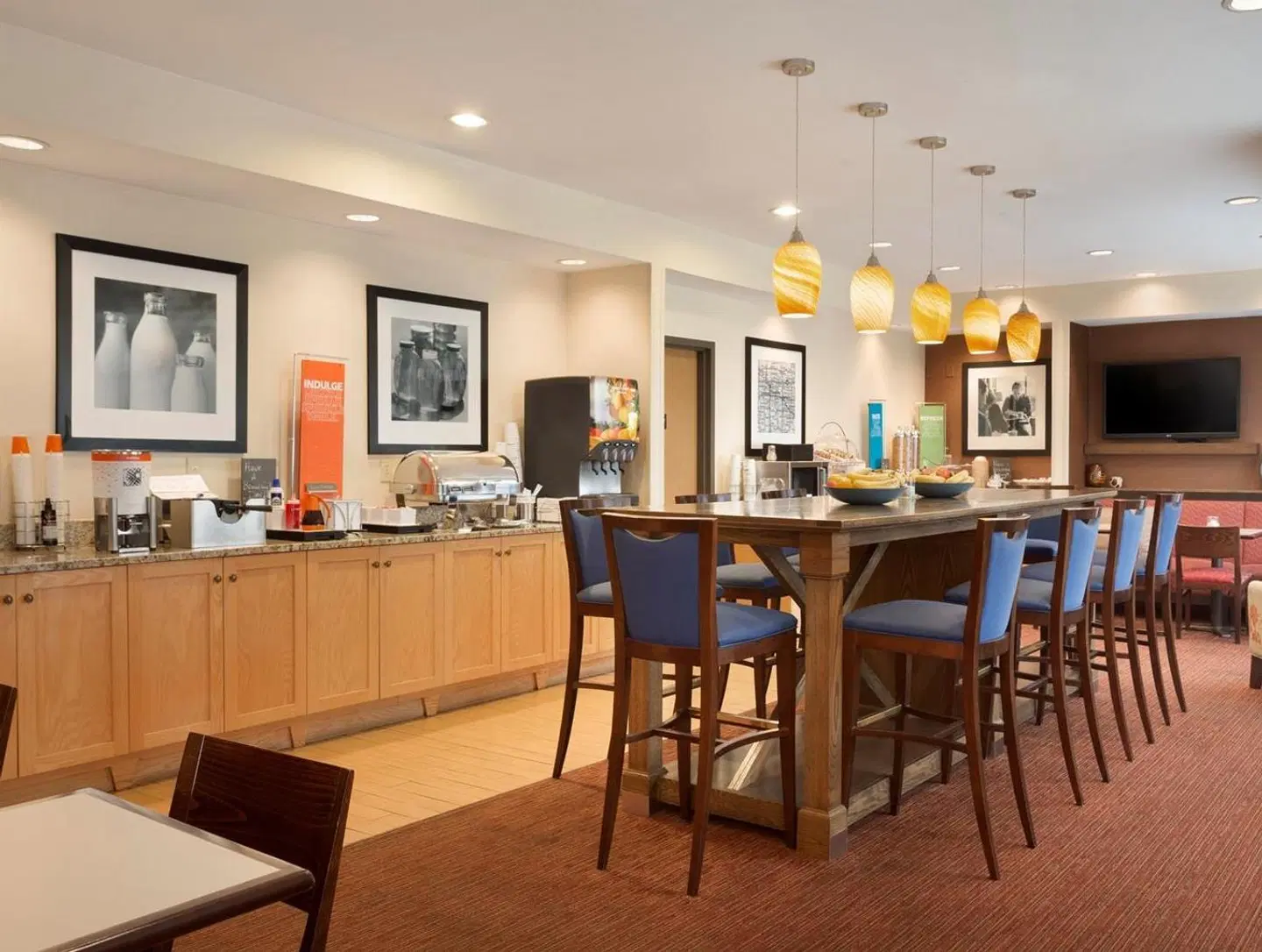Hampton Inn Shawnee Bar