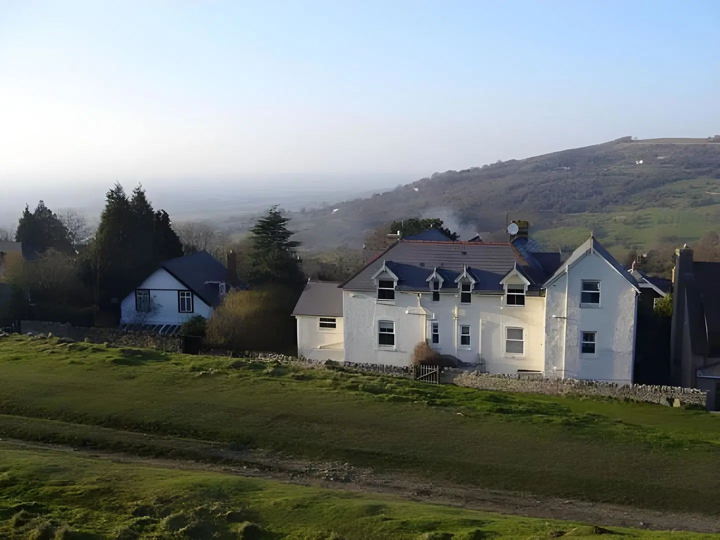 Cleeve Hill House EXTERIOR