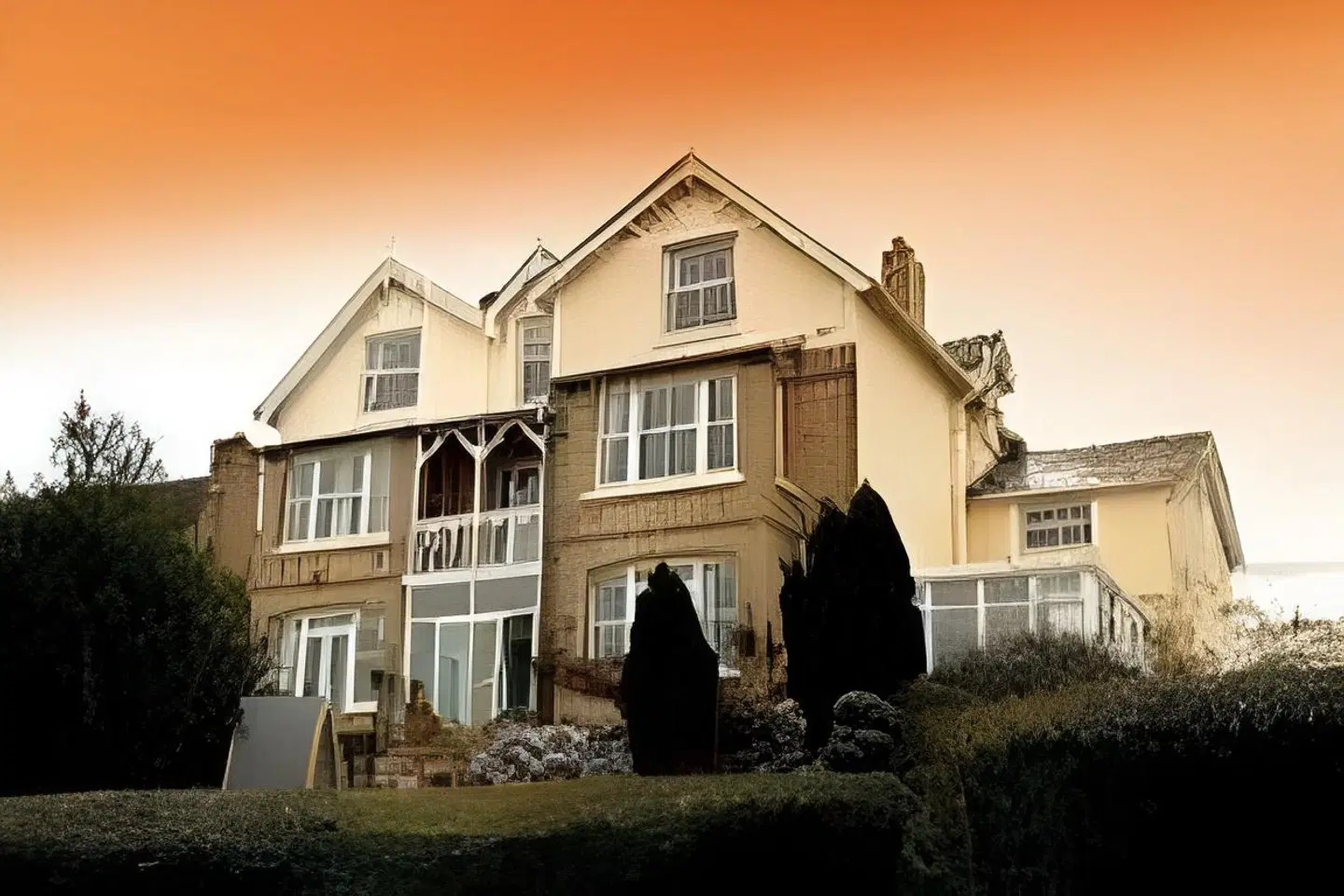 Cleeve Hill House EXTERIOR
