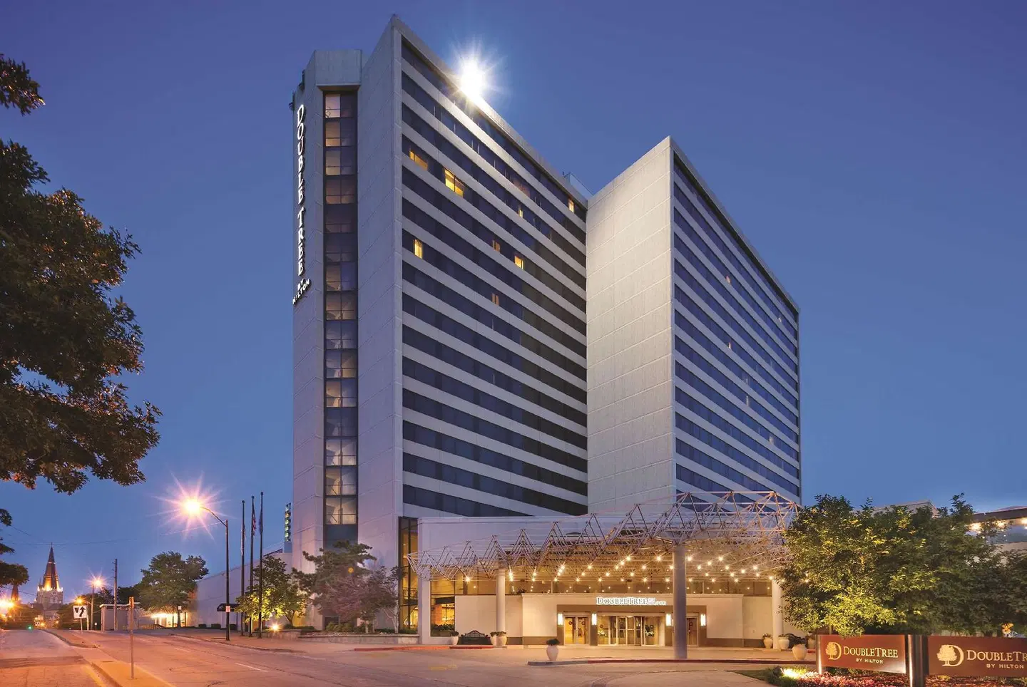 DoubleTree by Hilton Tulsa Downtown EXTERIOR