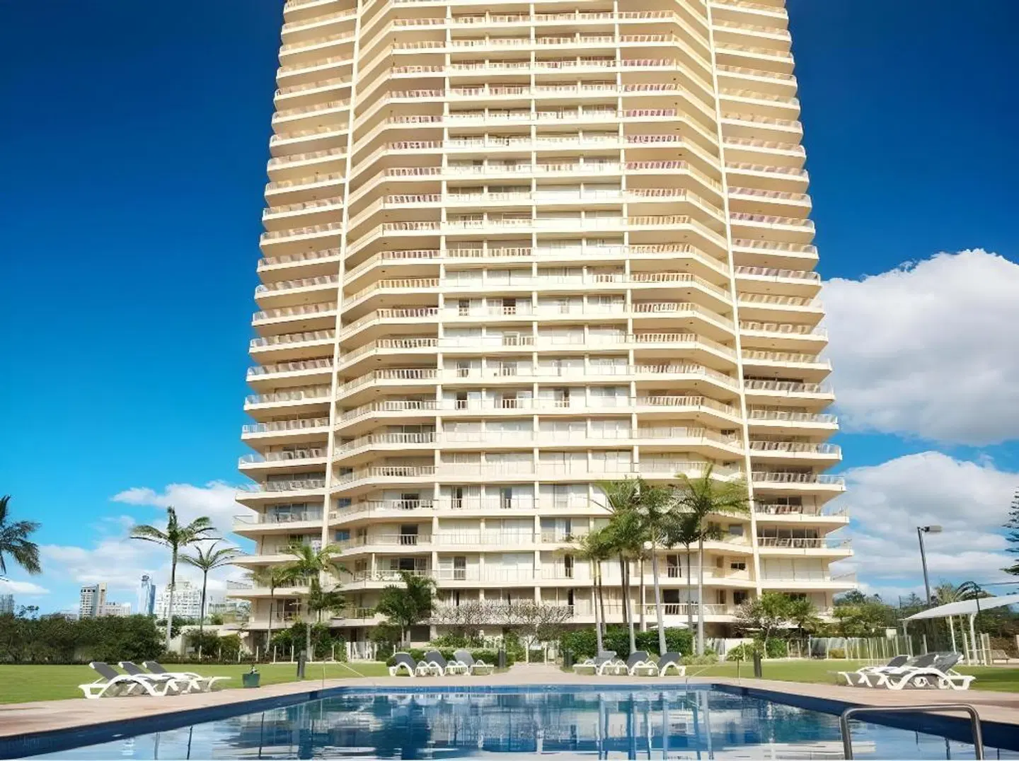 Contessa Holiday Apartments OUTDOOR_POOL