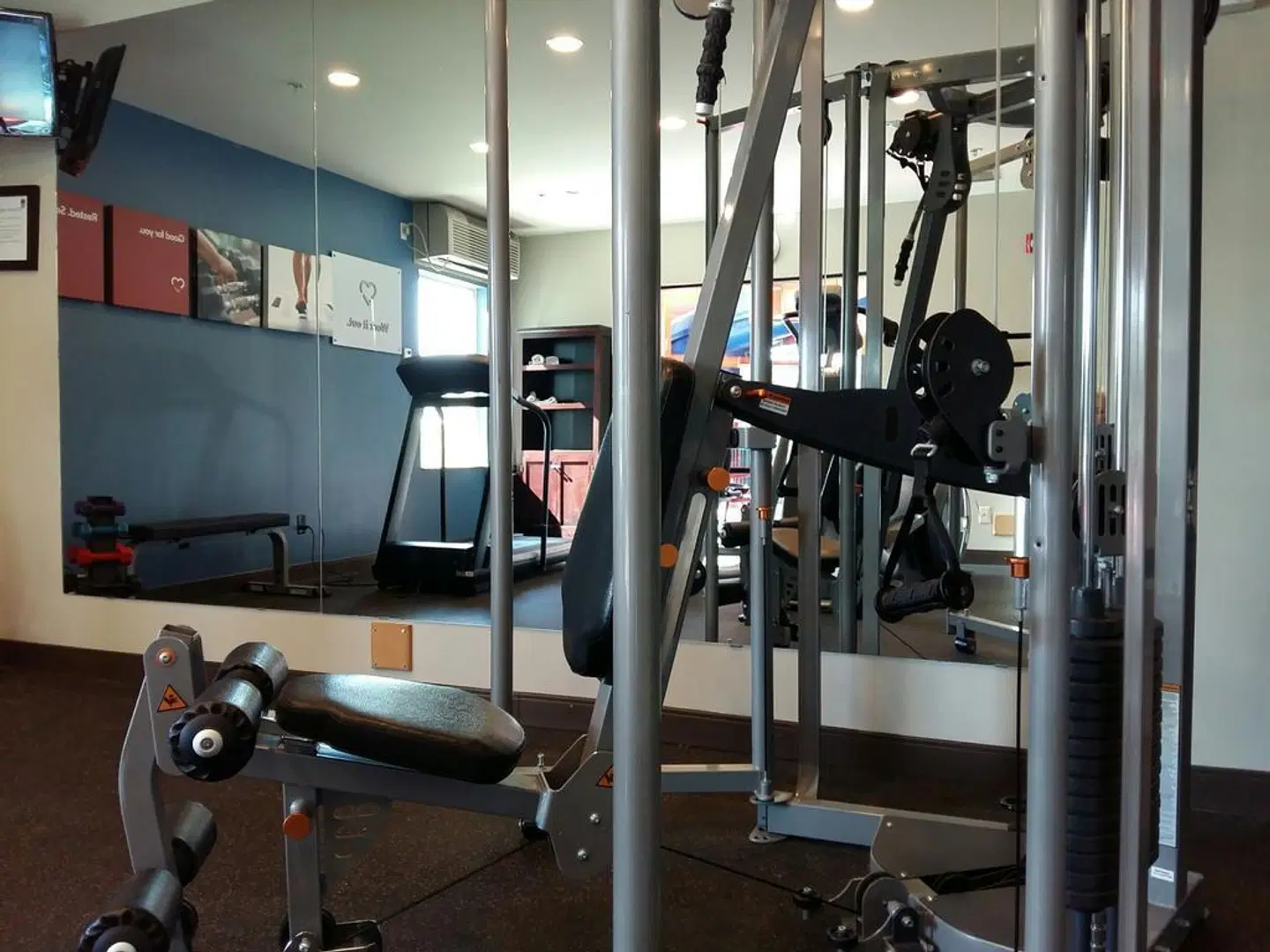 Comfort Suites SPORTS_AND_LEISURE